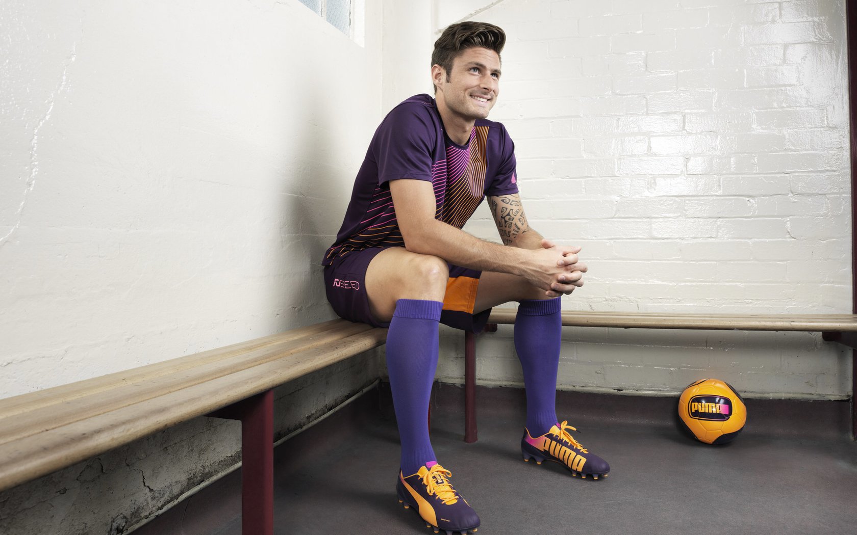 开云kaiyun-中国足球场地设施持续改善训练环境显著提升，中国足球场建设