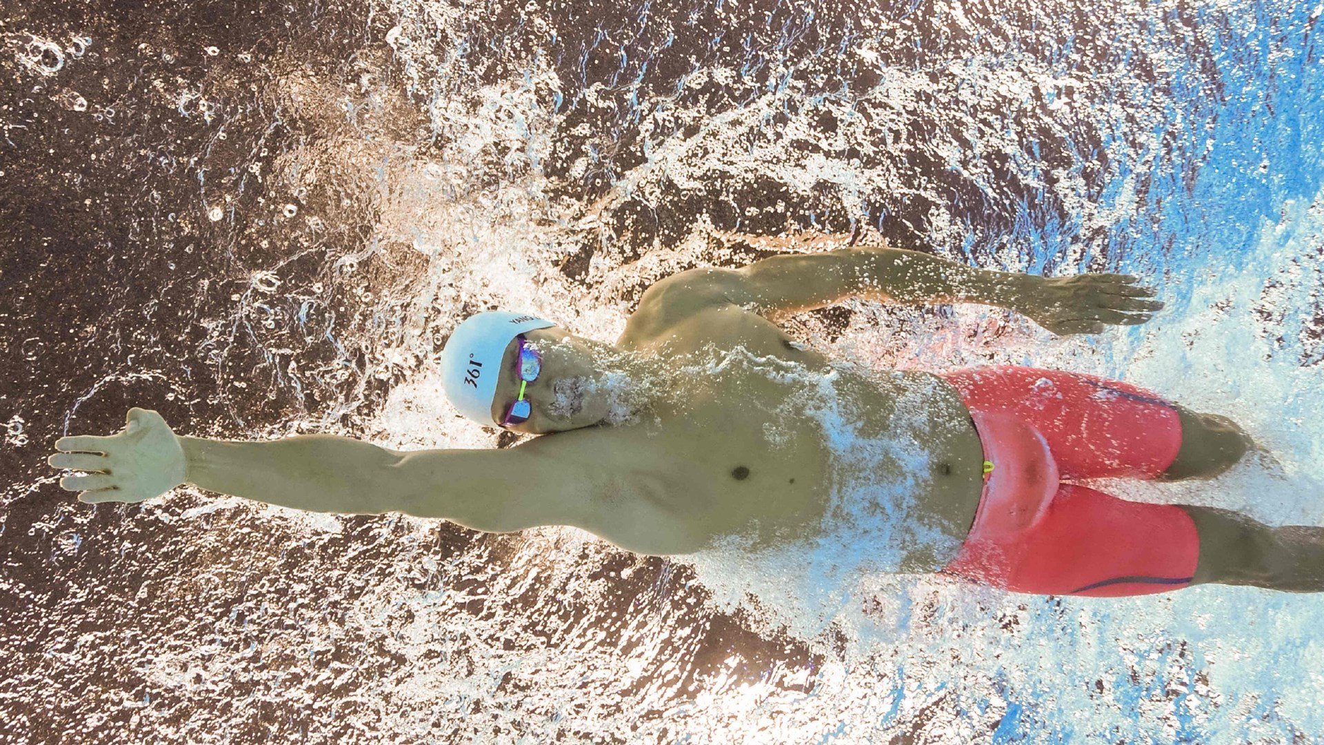 开云官方网站-乔治反击一条龙引爆全场球迷，乔治yong