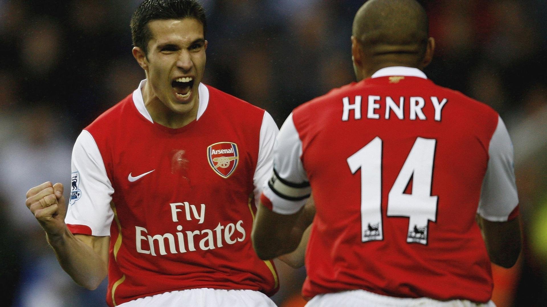 开云官方网站-英超最后一刻：天王神奇远射成经典，英超球王