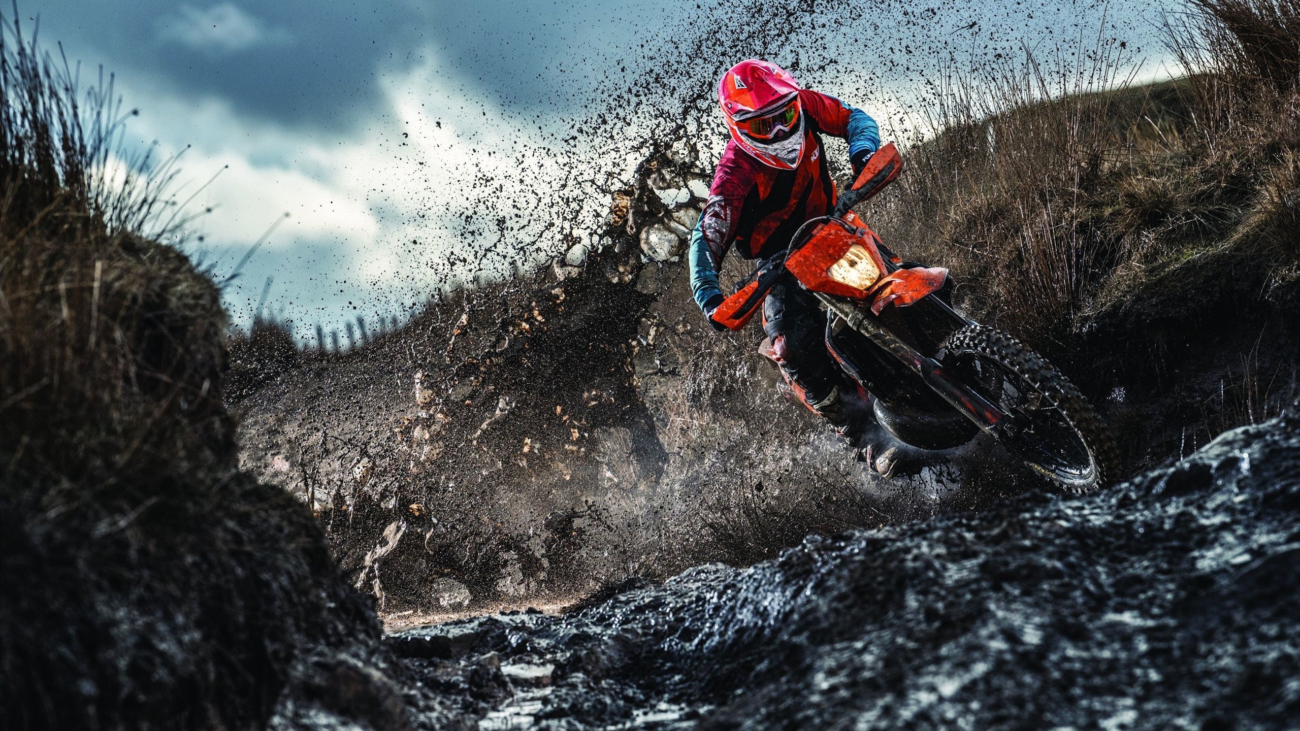 青训项目开设守门员专项课程提升岗位专业水平，青少年守门员训练教程视频